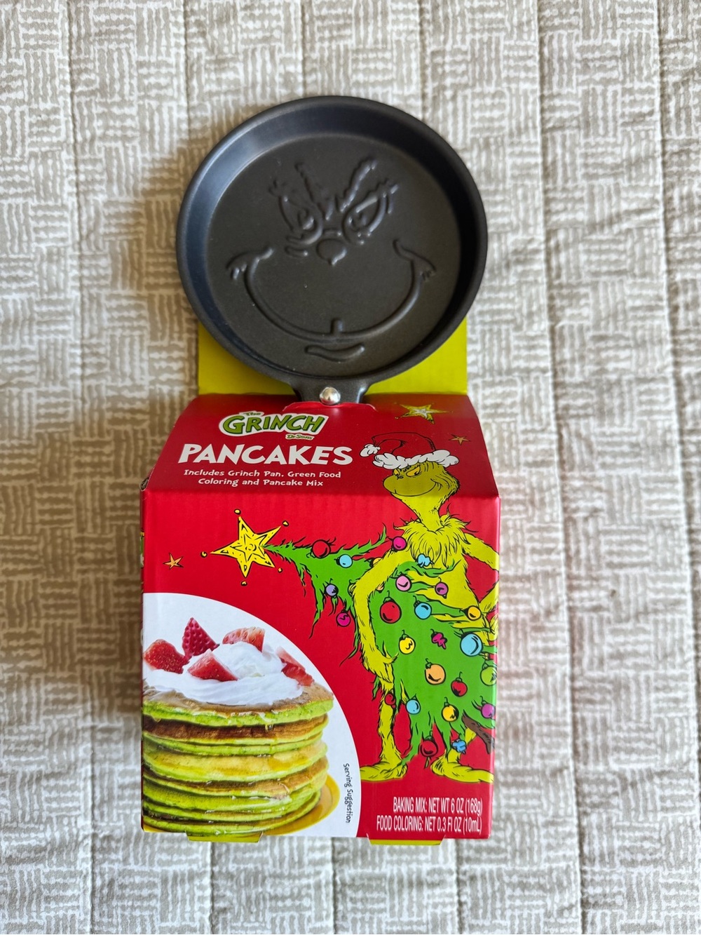 The Grinch Holiday Pancake Pan and Mix- Brand New